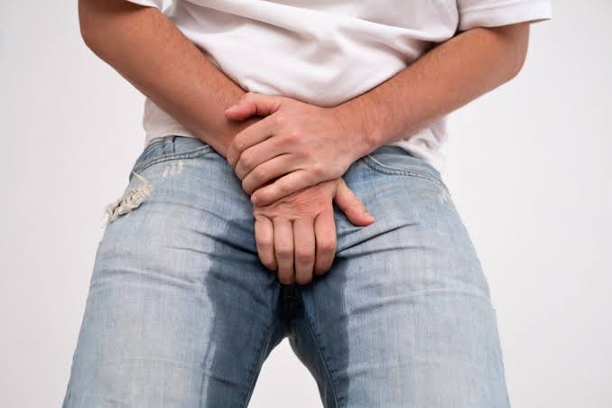 أسباب سلس البول عند الرجال